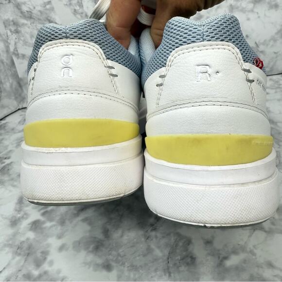 On Running THE ROGER Advantage Women’s Sz 8.5 White and Gray Athletic Shoes - Picture 9 of 14